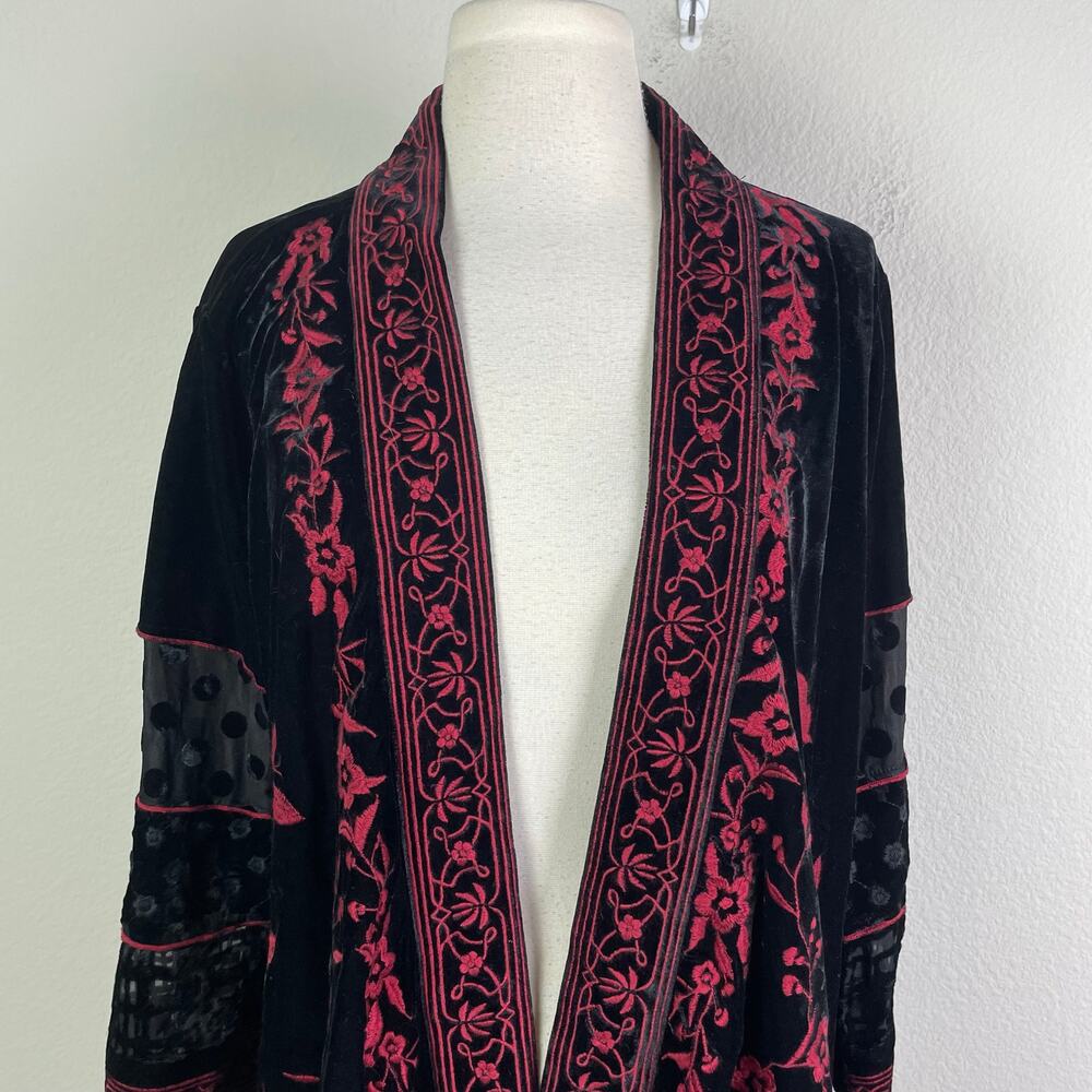 John Mark Red Black Embroidered Velvet Mixed Media Topper Jacket Kimono Medium - Picture 10 of 10